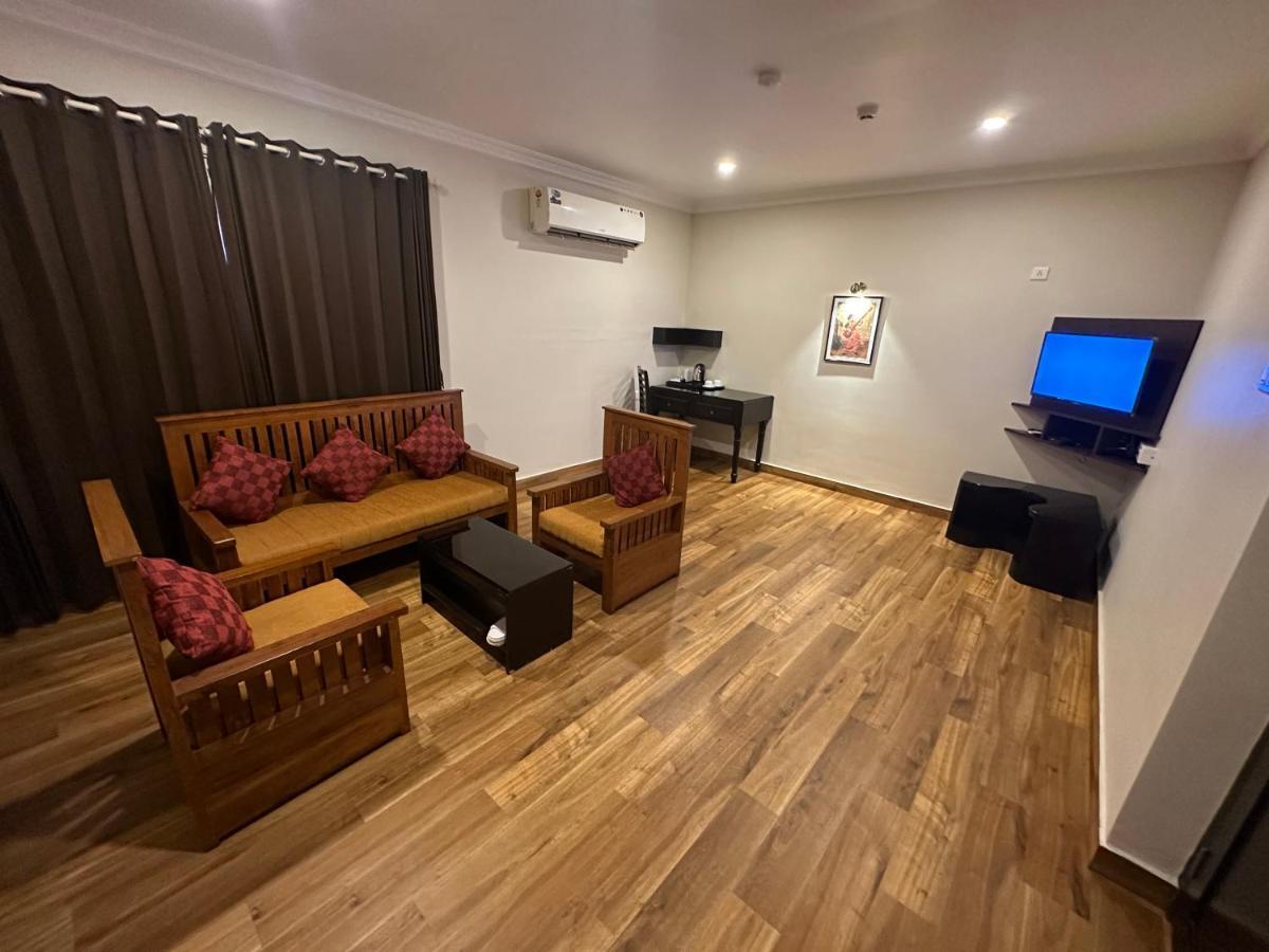 Gd International Redfort Nilambur Exterior photo